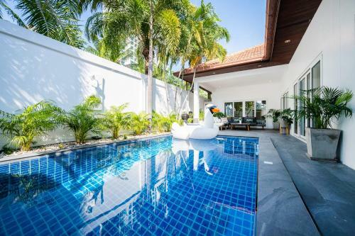 Majestic Residence Pool Villas 2 Bedrooms Private Beach