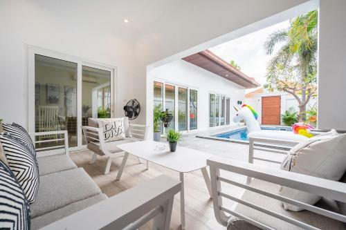 Majestic Residence Pool Villas 2 Bedrooms Private Beach