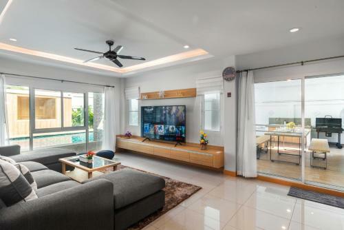 Sabai Pool Villa 12-15 Persons 6br, Sauna, Pool Table, Karaoke, Bbq