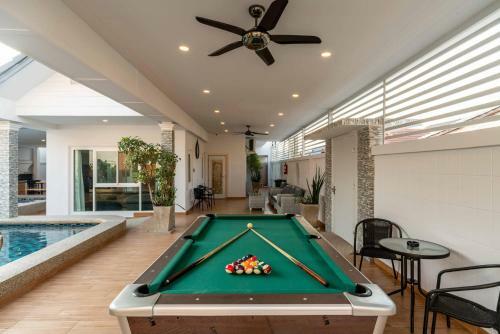 Sabai Pool Villa 12-15 Persons 6br, Sauna, Pool Table, Karaoke, Bbq