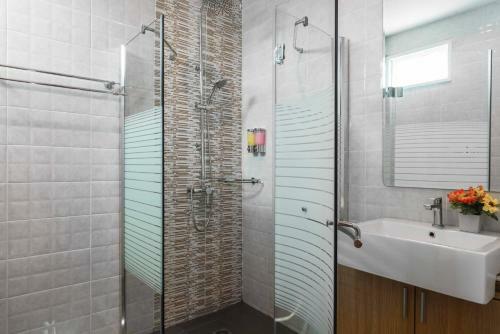 Sabai Pool Villa 12-15 Persons 6br, Sauna, Pool Table, Karaoke, Bbq
