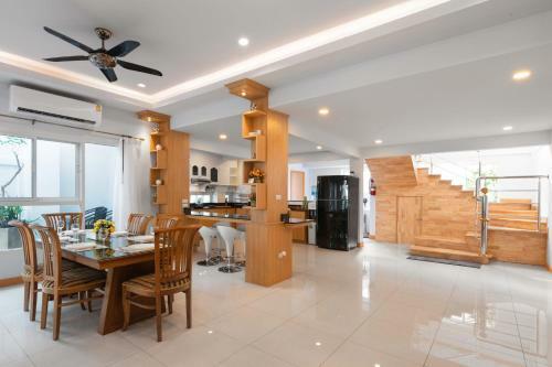 Sabai Pool Villa 12-15 Persons 6br, Sauna, Pool Table, Karaoke, Bbq