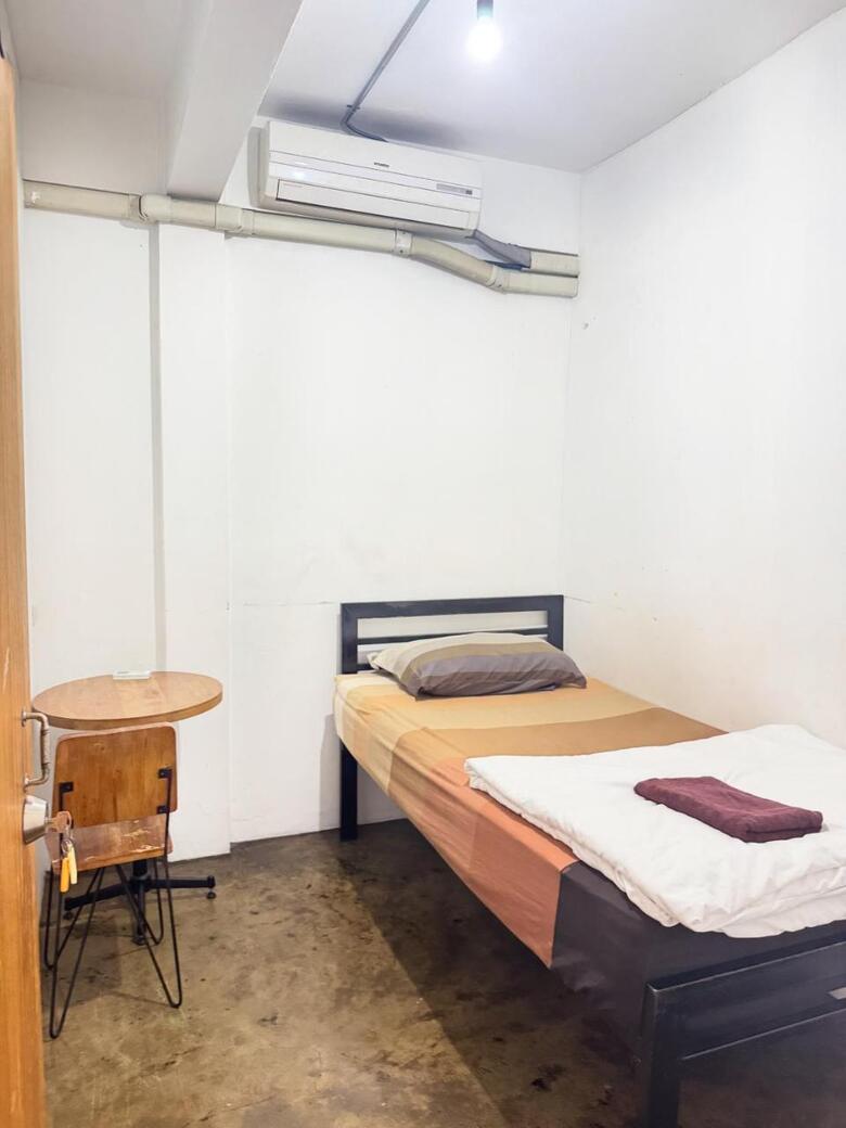 Hostal 42 Guest House