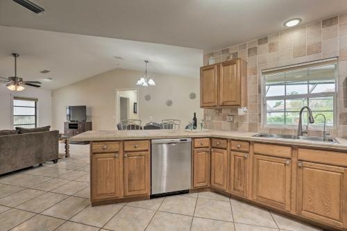 Cape Coral Retreat With Pool About 6 Mi To Beach!