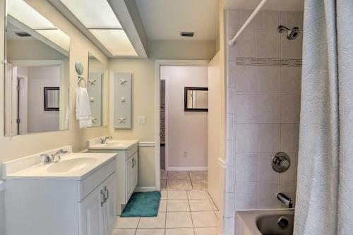 Cape Coral Retreat With Pool About 6 Mi To Beach!