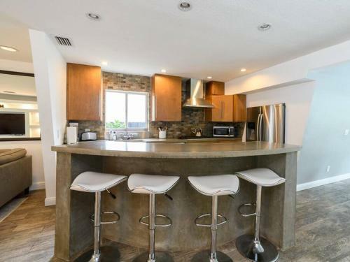 923 Hollywood Muse