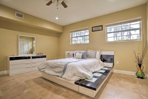 Hollywood Home With Bonus Apt Less Than 2 Mi To Beach!
