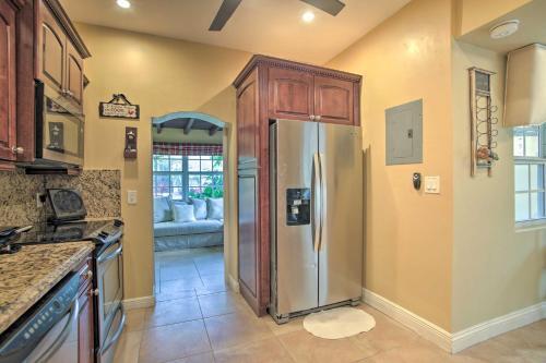 Hollywood Home With Bonus Apt Less Than 2 Mi To Beach!