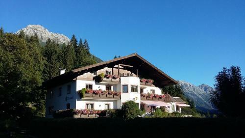 Hostal G�stehaus Kristall