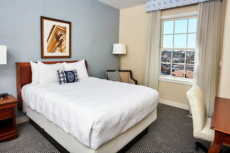 Stonewall Jackson Hotel