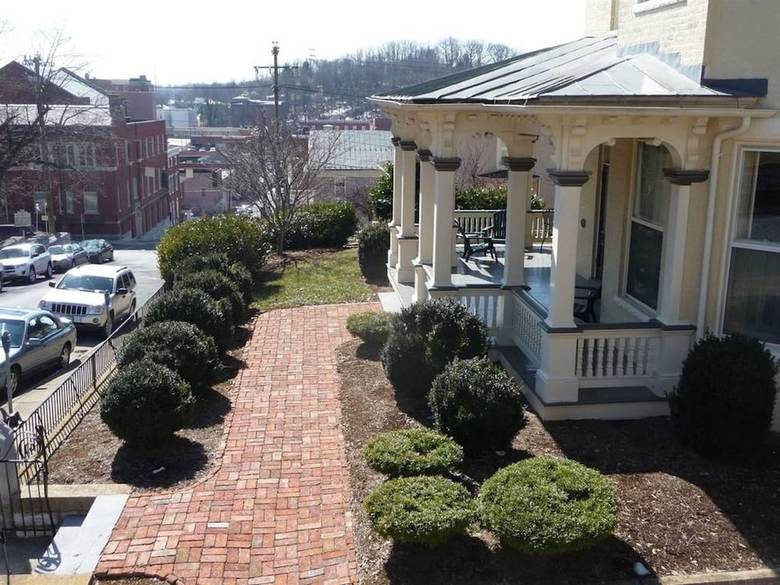 Bed & Breakfast Frederick House