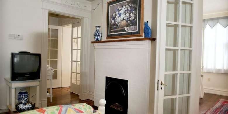 Bed & Breakfast Frederick House