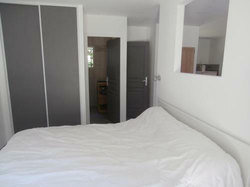 Hostal La Moucheli�re
