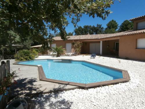Hostal La Moucheli�re