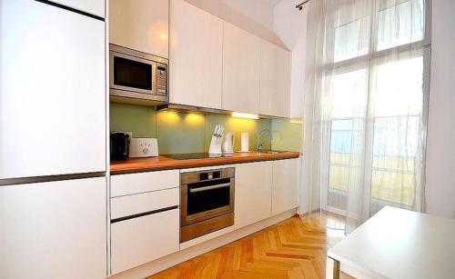 Vienna Residence | Spacious, Tasteful Apartment 3rd District Vienna