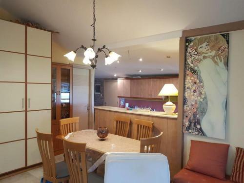 Charming 4-bed House In Pyrgetos