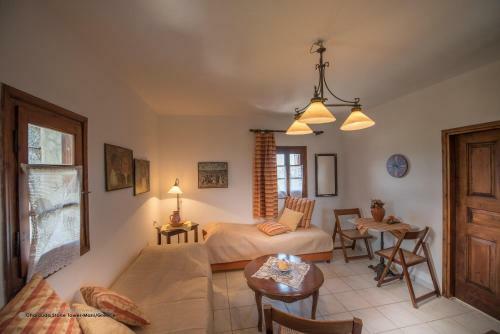 Apartamento Charouda Stone Tower