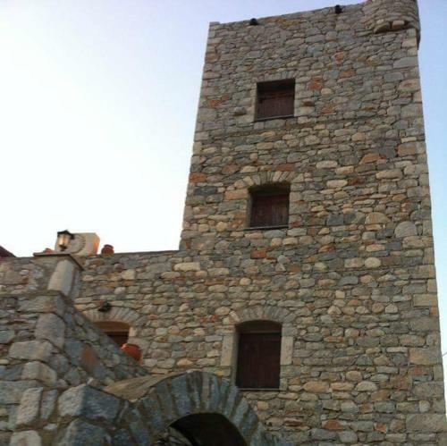 Apartamento Charouda Stone Tower