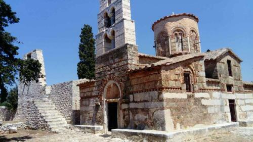 Apartamento Charouda Stone Tower