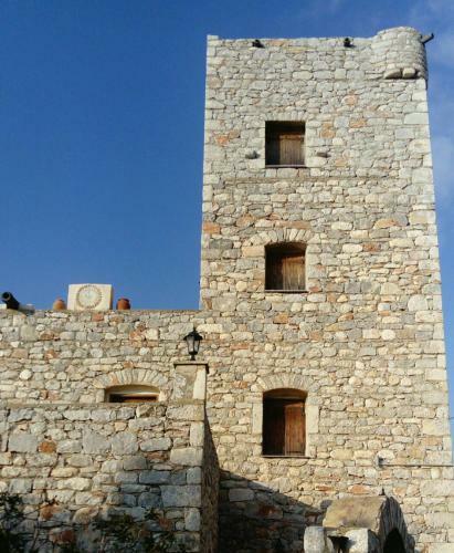 Apartamento Charouda Stone Tower