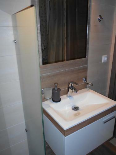 Haris Apartments