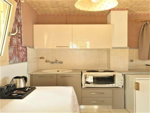 Entire Villa Full View 3 Bedrooms 3 Bathrooms 3 Kitchens