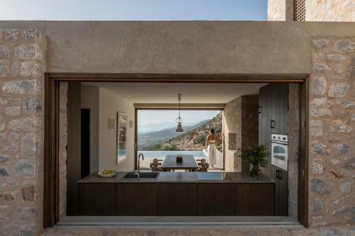 Monolithoi Villas