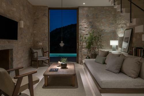 Monolithoi Villas