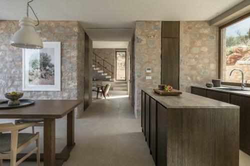 Monolithoi Villas
