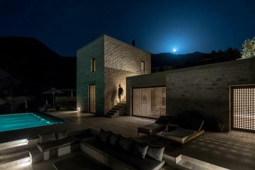 Monolithoi Villas