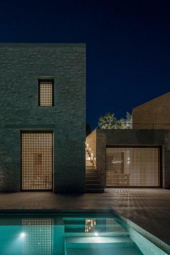 Monolithoi Villas