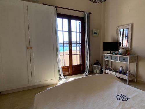 Plaka Bleu Apartments