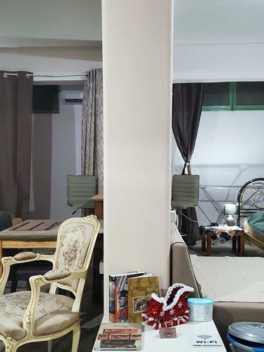 Apartamento Spacious, Friendly, 72sm Bedroom In Nikaia-peiraeus