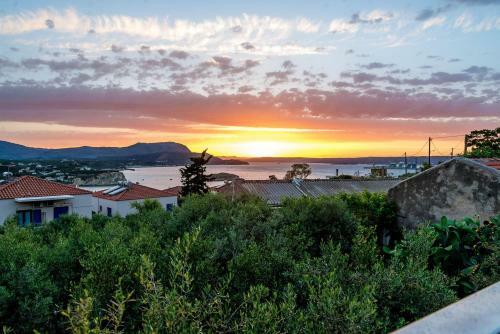 Villa Myrina With Sea View