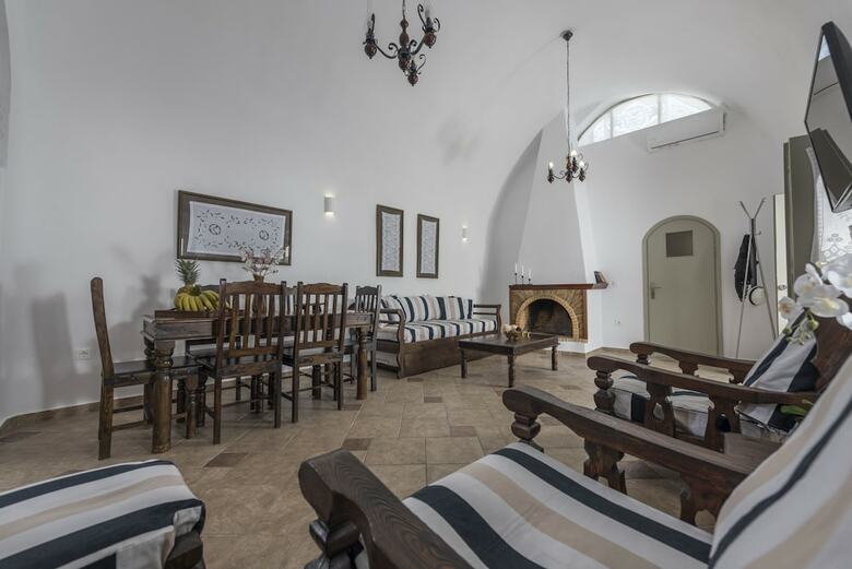 Villa Santorini 180 Degrees