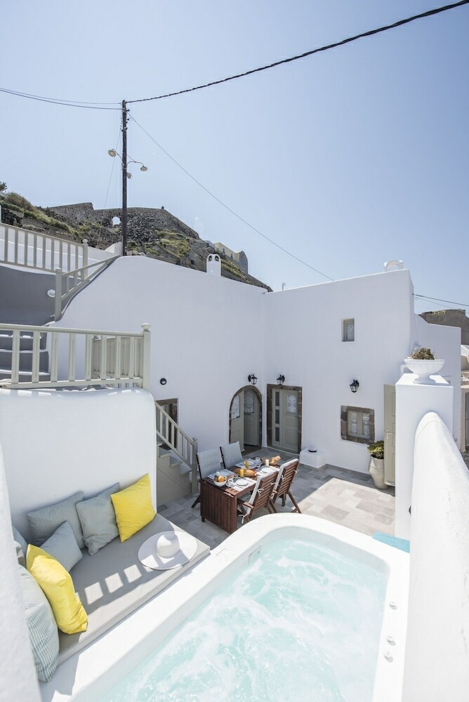 Villa Santorini 180 Degrees