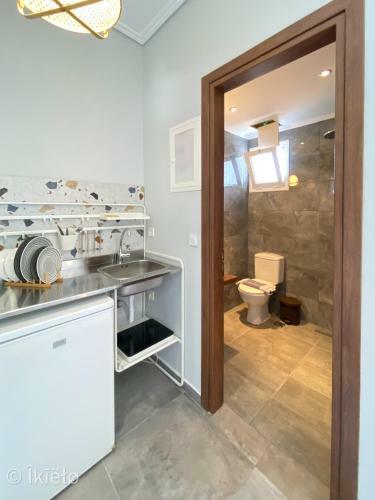 Hostal Theros Lux Apts.