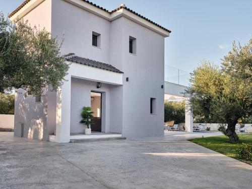 Kapodistria Luxury Villa