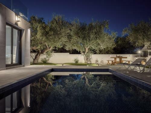 Kapodistria Luxury Villa