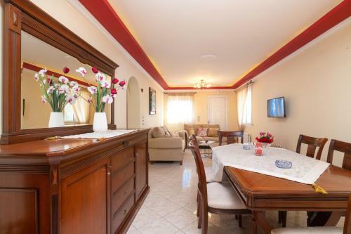 Apartamento Sosos 2 Bedroom House With Sea View