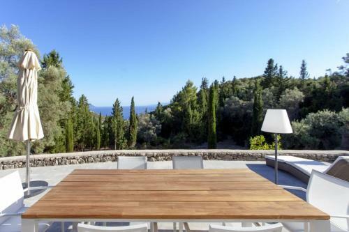 Secluded Lovely Villa Amadeus In Poros