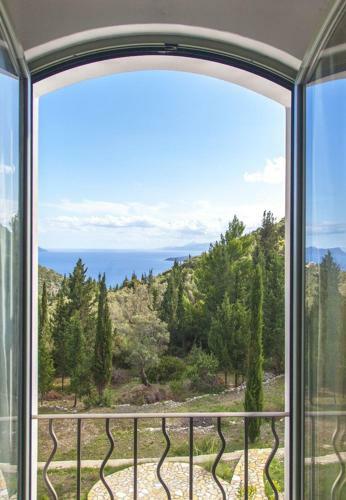Secluded Lovely Villa Amadeus In Poros