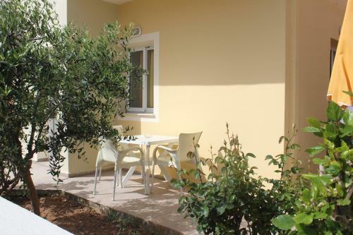 Rosmaris Apartments