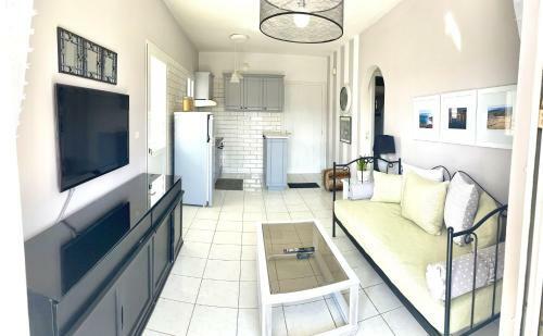 Portoheli Downtown Cozy Apartment