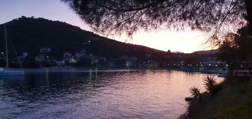 Apartamento Eleni Karouti Rooms For Rent