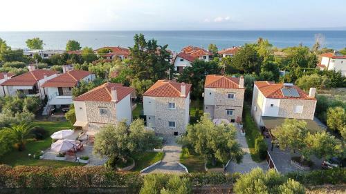 Luxury Villas Polychrono