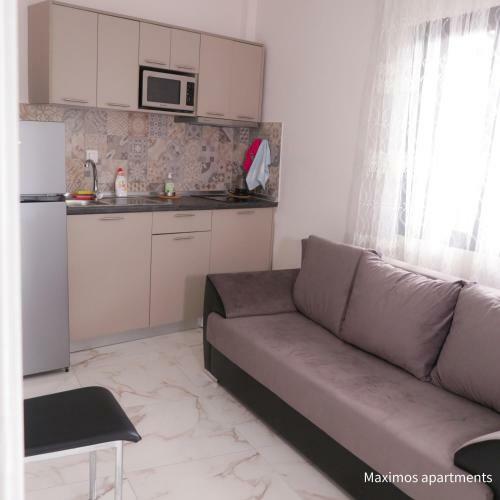 Maximus Polychrono Apartments