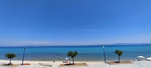 Lovely Maisonette Right In Front Of The Sea