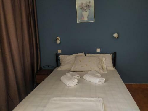 Lions 2 Studios & Apartments, Poros Island.