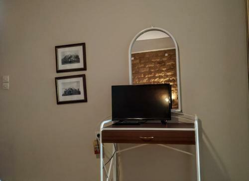 Lions 2 Studios & Apartments, Poros Island.